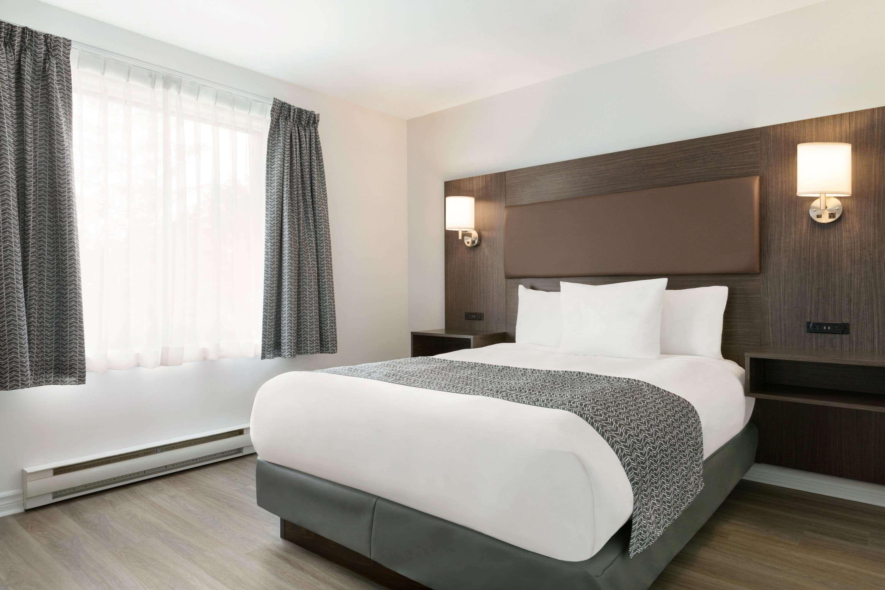 Travelodge By Wyndham Rigaud Exterior foto