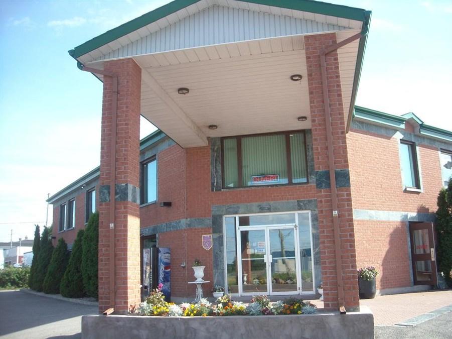 Travelodge By Wyndham Rigaud Exterior foto